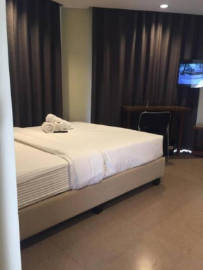 Spacious Studio Apartment B203